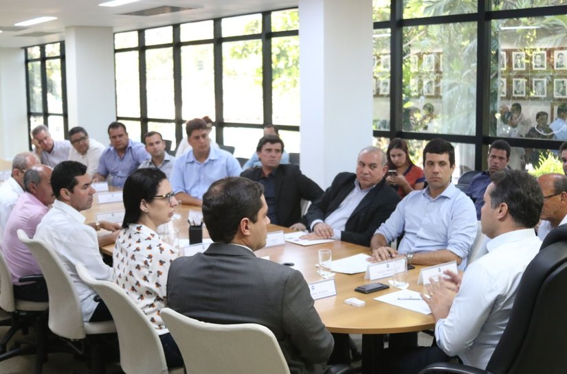 Presidente da AMA articula com prefeitos, governador e MP para agilizar fechamento dos lixões