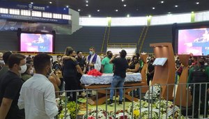 Velório da cantora Paulinha Abelha em Sergipe é aberto ao público / Foto: Foto: André Múmia/TV Atalaia
