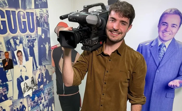 João Augusto Liberato está com 23 anos e decidiu voltar ao Brasil para seguir carreira no entretenimento televisivo João Augusto Liberato está com 23 anos e decidiu voltar ao Brasil para seguir carreira no entretenimento televisivo