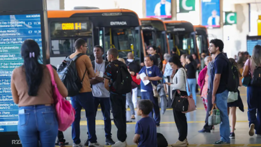 Transporte e insegurança fazem 40% das mulheres desistirem de emprego