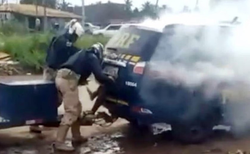 Policiais da PRF acusados pela morte de Genivaldo na &#8216;câmara de gás&#8217; são presos