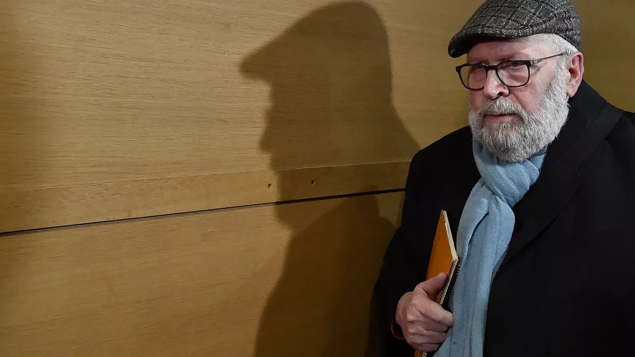 Ex-padre francês é condenado a 17 anos de prisão por pedofilia