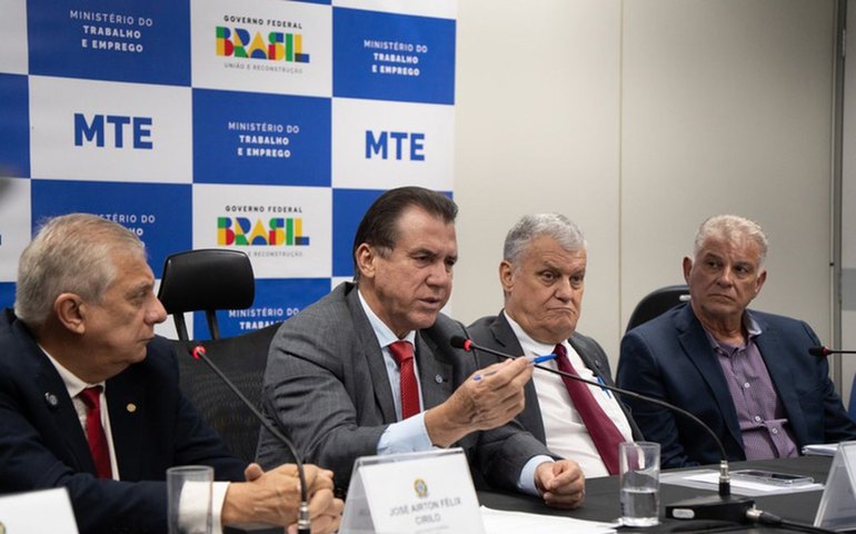 Taxistas solicitam linha de crédito ao governo para renovação da frota