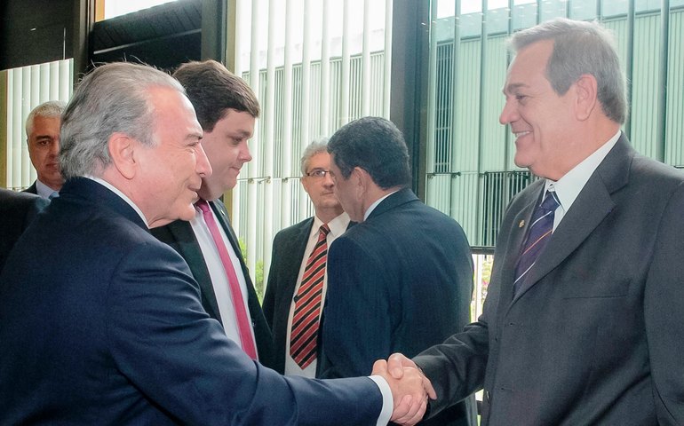 Ronaldo Lessa participa de reunião que mantem o SINE em Alagoas