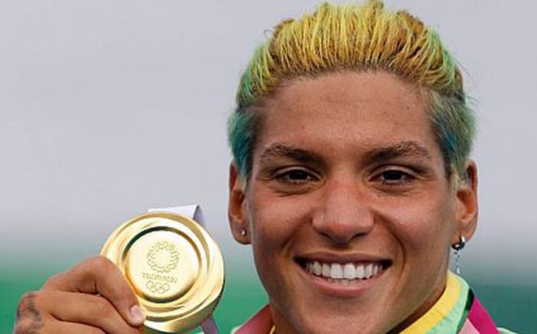 Ana Marcela Cunha encerra parceria com técnico a menos de 3 semanas do Mundial