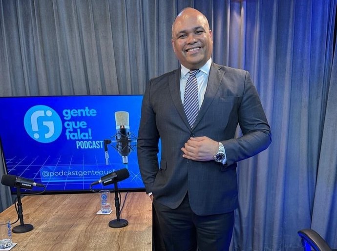 Ele já viveu nas ruas e hoje é jornalista de destaque: João Costa revela tudo em entrevista impactante