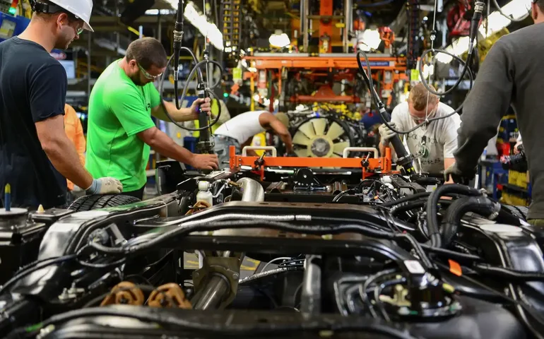 PMI industrial dos EUA cai para 47,9 em agosto, mostra pesquisa final da S&P Global