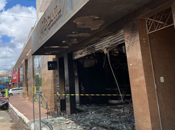 Polícia Civil investiga incêndio criminoso em instituição financeira de Arapiraca