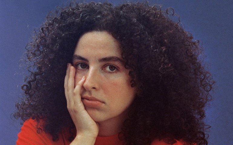 Dora Morelenbaum, do Bala Desejo, faz show de estreia solo próxima quarta (12) no Rex Jazz Bar