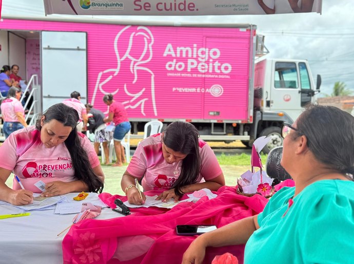 Com caminhão Amigo do Peito e diversas ações, Saúde de Branquinha inicia Outubro Rosa