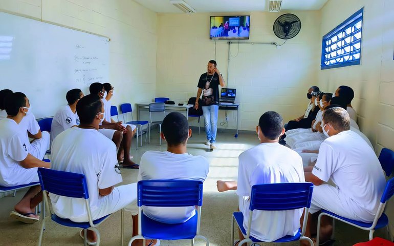 Conanda proíbe uso de armas letais em unidades socioeducativas