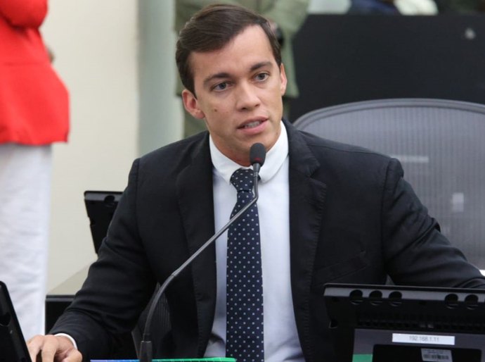 Delegado Leonam propõe debate sobre adoção da progressão parcial no Colégio Tiradentes