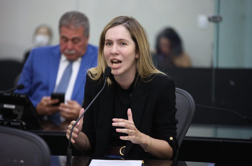 Projeto de Cibele Moura que garante empregos de servidores da Casal é aprovado na Assembleia: “Trabalhadores não estão sozinhos”