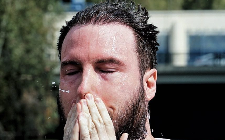 Thiago Nigro recebe críticas após publicar imagens do aniversário da filha de Maíra Cardi