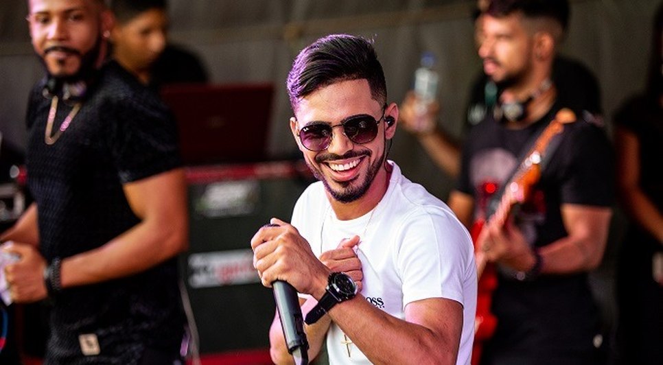 LUANZINHO MORAES
