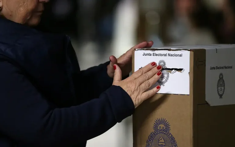 Junta Nacional Eleitoral de Buenos Aires define procedimento para falta de cédulas