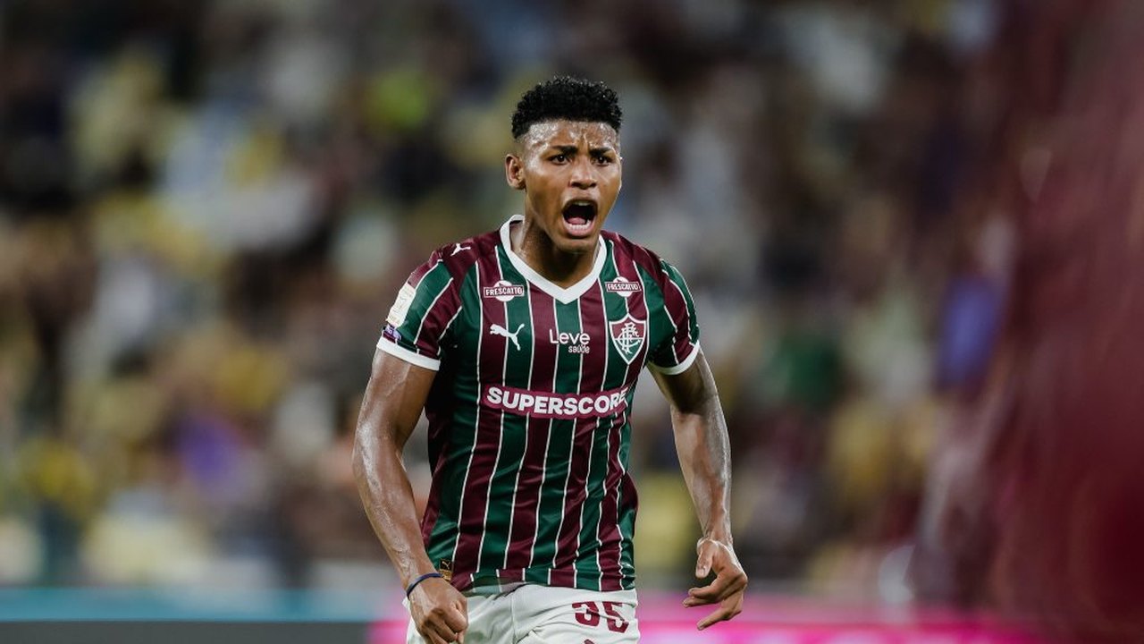Fluminense vira sobre o Internacional e se aproxima da Libertadores