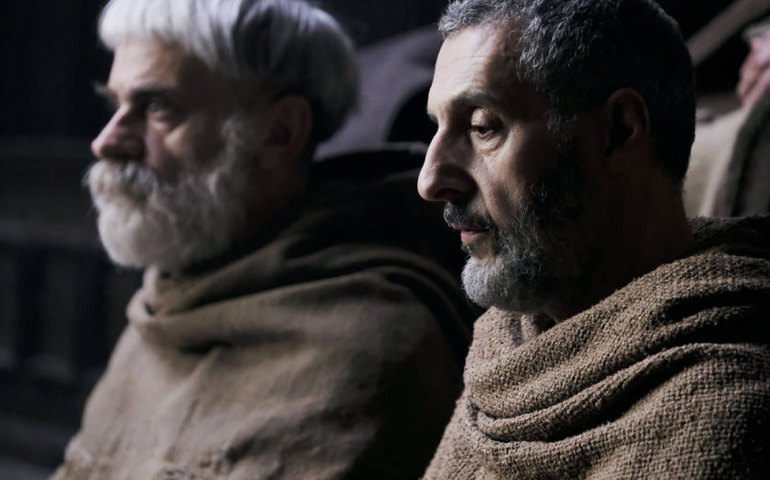 &#8216;O Nome da Rosa&#8217; tem ação e narrativas paralelas de protagonismo feminino