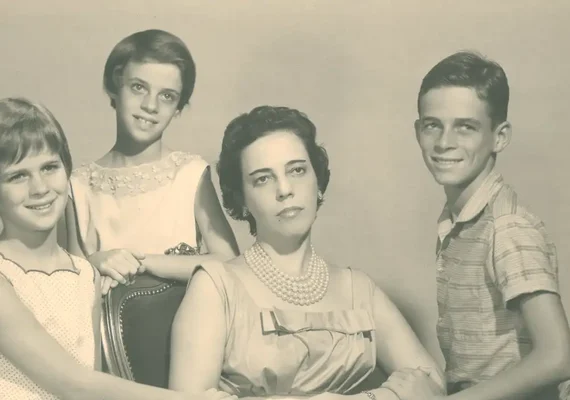 Certidão de óbito de Zuzu Angel, vítima da ditadura, é retificada pelo governo federal