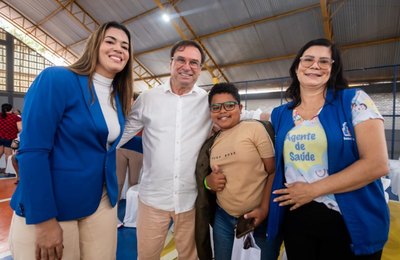 Prefeito Luciano lança programa de saúde oftalmológica e entrega mais de 260 óculos de grau