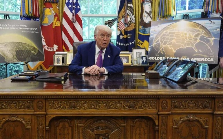 Trump volta a falar de anexar o Canadá