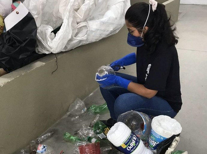 Oceanos de Plástico: Cesmac transforma resíduos em arte e inovação sustentável