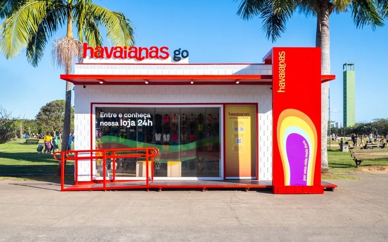 Havaianas inaugura primeira loja 100% digital, sem funcionários no atendimento