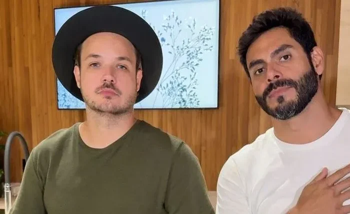 Cantor Israel (esq.), dupla de Rodolffo (dir.) sofreu um acidente de carro em Goiânia