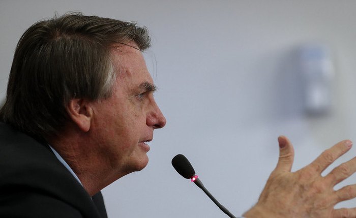 Bolsonaro  voltou a criticar medidas de isolamento mais severas nos estados