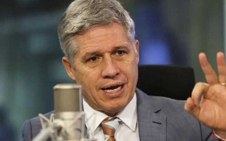 Ministro promete implantar no Brasil maior programa de recuperação florestal do mundo