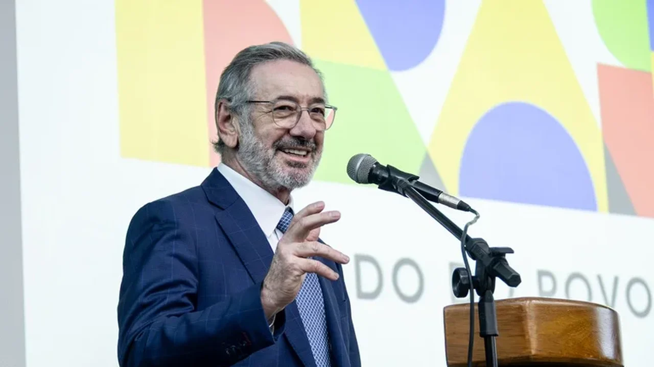 Tarifaço dos EUA: soberania brasileira é tema que não está em negociação, afirma ministro Elias Rosa