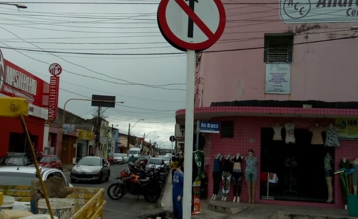 Ônibus voltarão a circular pela Rua Dezesseis de Setembro neste sábado (24)