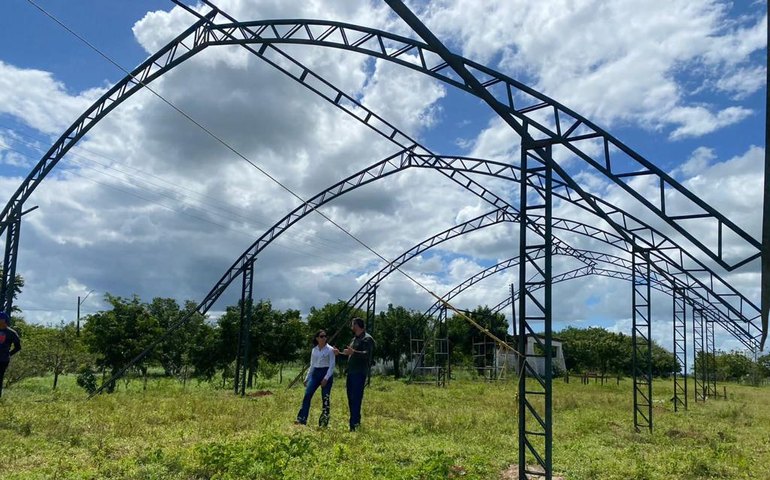 Expo Bacia inova com torneio leiteiro em Compost Barn para agricultura familiar
