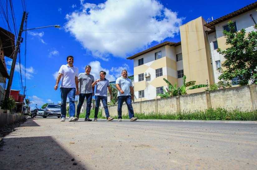 Prefeito Rui Palmeira vistoria obras de reurbanização no Ouro Preto
