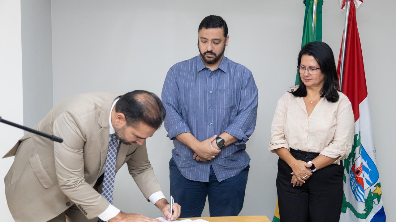 Conselheiros do Fundeb são empossados para mandato 2025-2028