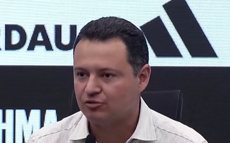 Dono do Atlético-MG reconhece atraso de salário e direito de imagem: 'A gente errou muito'