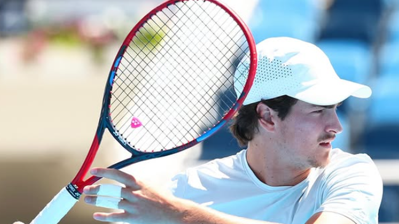 João Fonseca lamenta eliminação nas quartas, mas valoriza campanha em Roland Garros: 'Me traz convicção para seguir'
