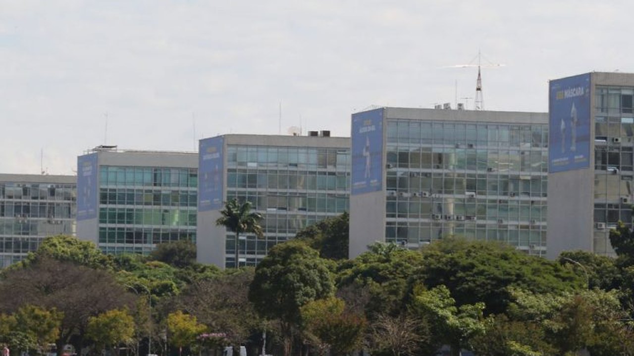 Medida provisória reajusta em 9% salários dos servidores civis do Poder Executivo