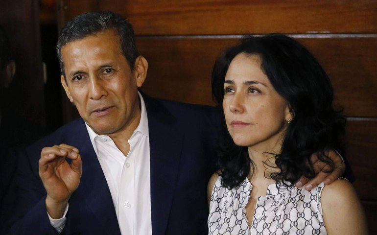 Após salvo-conduto presidencial, ex-primeira-dama do Peru chega ao Brasil