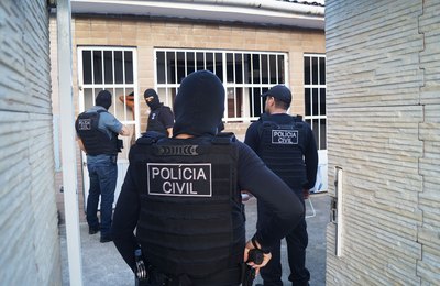 120 policiais fazem operação com 13 prisões em Maceió e interior