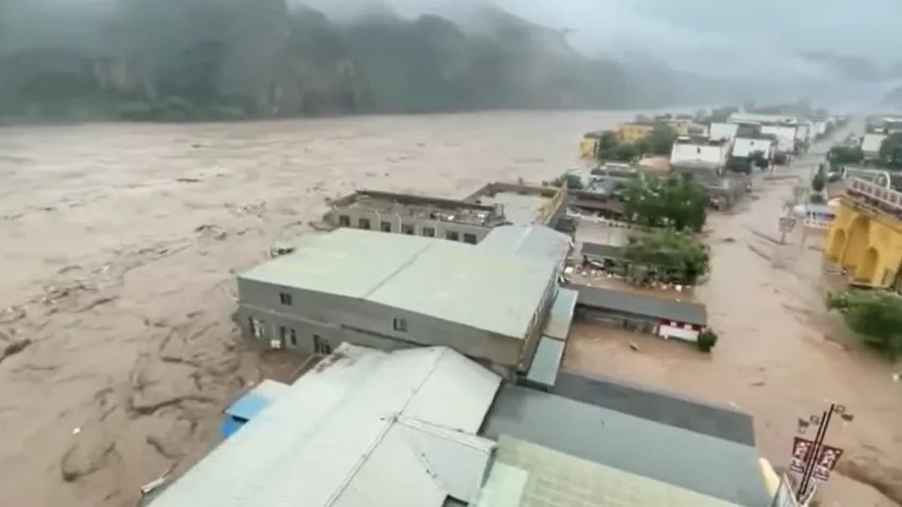 Quatro mortos e 48 desaparecidos após tempestades na China