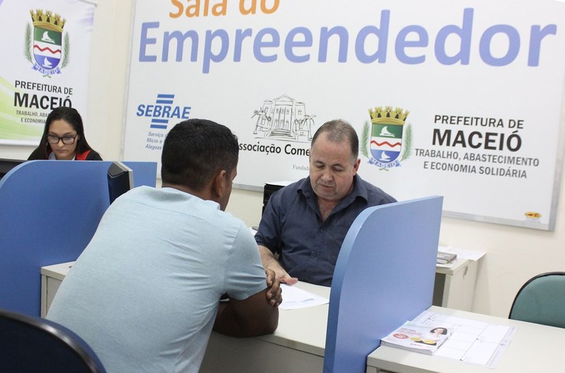 Atendimento nas Salas do Empreendedor em Maceió cresce quase 90%