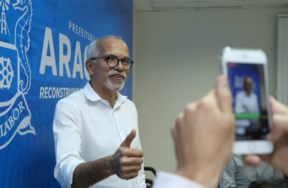 Prefeito Edvaldo Nogueira anuncia pagamento de salário / Foto: Ana Lícia Menezes/PMA