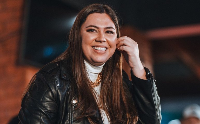 Laiza Lagares anuncia  participação no Resenha Mix