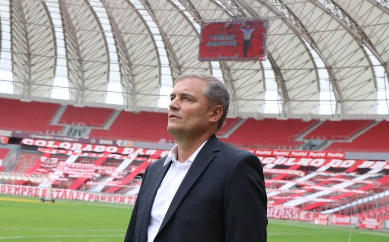 Santos encaminha acerto com o técnico Diego Aguirre até o fim da temporada