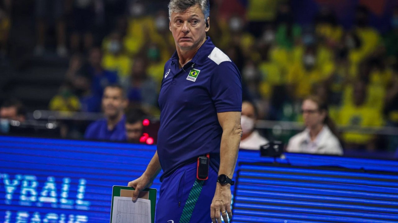 Dal Zotto sonha com título do Mundial de Vôlei após pratas como jogador e técnico