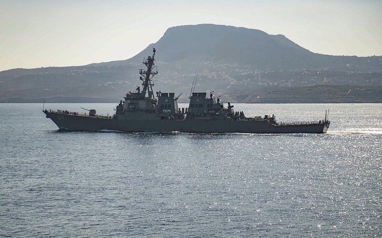 Irã envia navio de guerra ao Mar Vermelho e acende novo alerta sobre riscos à navegação na área