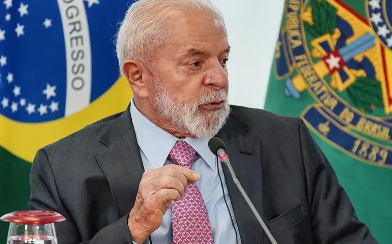 É possível fazer do Brasil um país de classe média, diz Lula