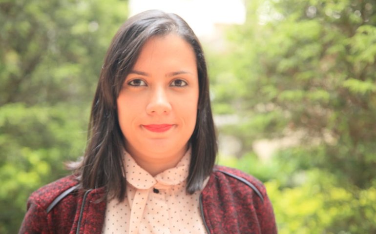 Jornalista alagoana lança livro sobre fake news e combate à desinformação no Brasil