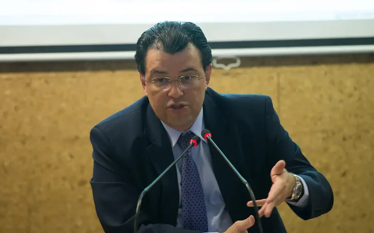 Braga apresenta complemento de voto a projeto que eleva taxação de bets e fintechs